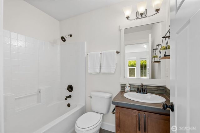 1382 Chelssea Walk NE, Issaquah, WA 98029