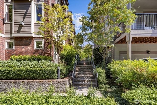 1382 Chelssea Walk NE, Issaquah, WA 98029