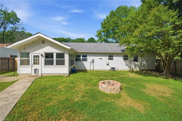126 Harrington RD, Newport News, VA 23602