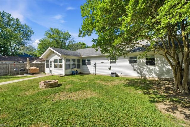 126 Harrington RD, Newport News, VA 23602
