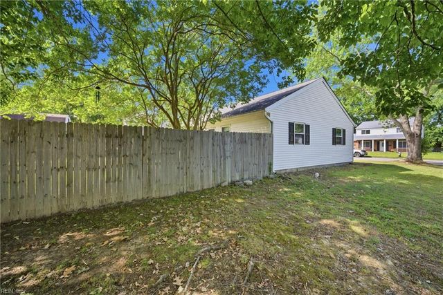 126 Harrington RD, Newport News, VA 23602