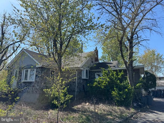 409 RIDGE RD, Southampton, NJ 08088