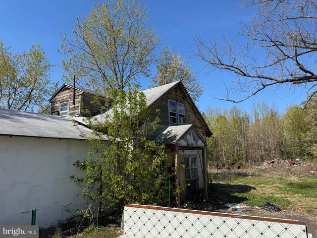 409 RIDGE RD, Southampton, NJ 08088