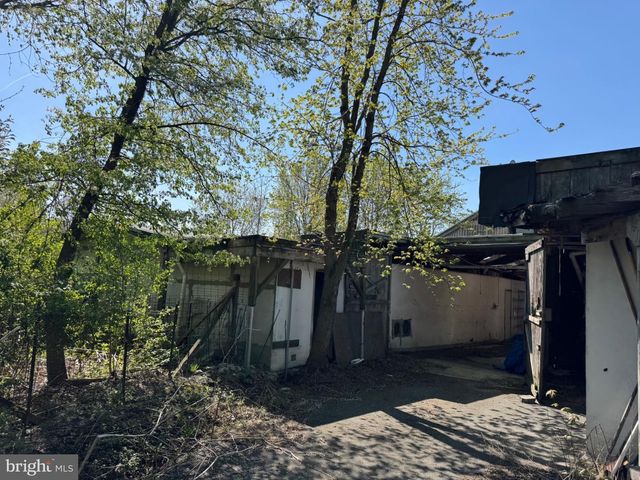 409 RIDGE RD, Southampton, NJ 08088