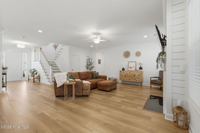 198 Man O War Lane, Hampstead, NC 28443