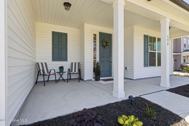 198 Man O War Lane, Hampstead, NC 28443