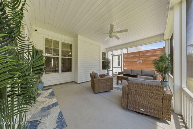 198 Man O War Lane, Hampstead, NC 28443