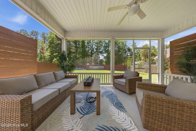 198 Man O War Lane, Hampstead, NC 28443