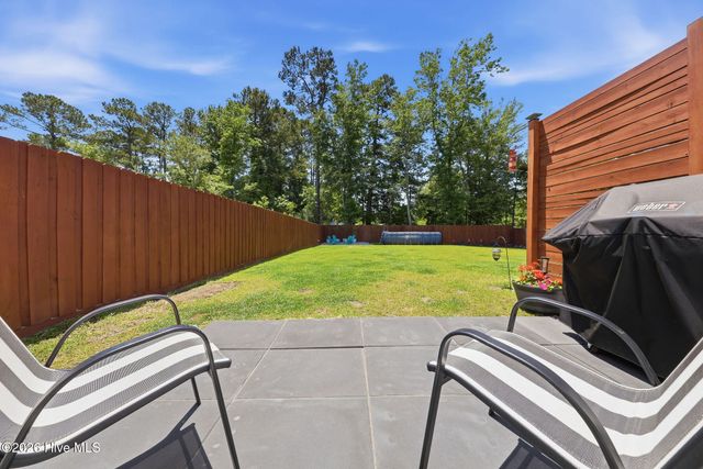 198 Man O War Lane, Hampstead, NC 28443