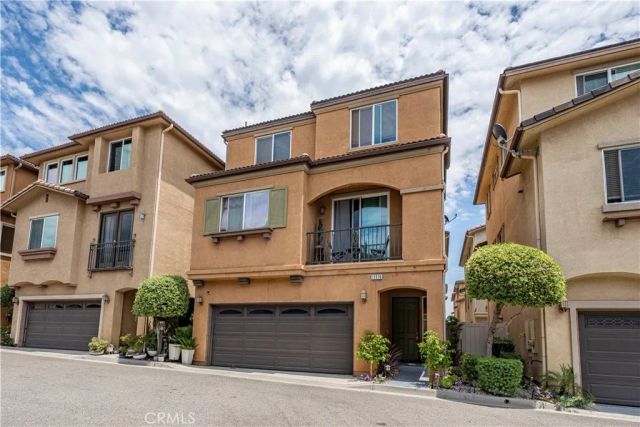 11916 Manzanilla Lane, Los Angeles, CA 90047