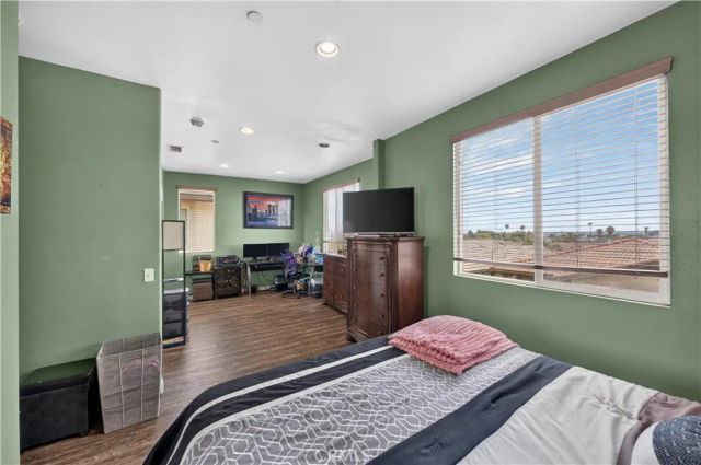 11916 Manzanilla Lane, Los Angeles, CA 90047