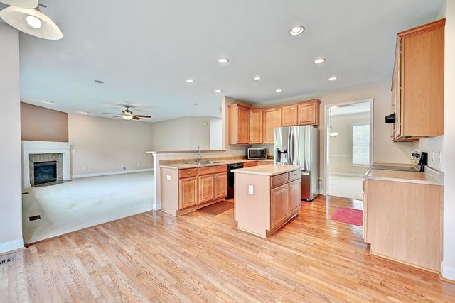 8629 Treeline Drive, Florence, KY 41042