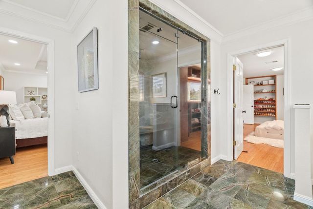 10500 Creston Drive, Los Altos, CA 94024