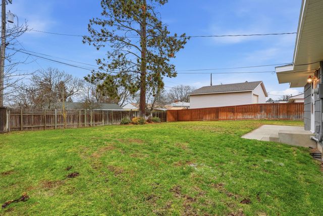 5619 N FOTHERINGHAM St, Spokane, WA 99205