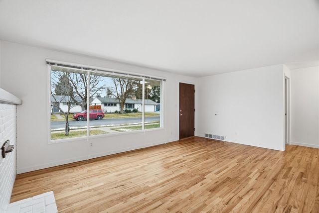 5619 N FOTHERINGHAM St, Spokane, WA 99205