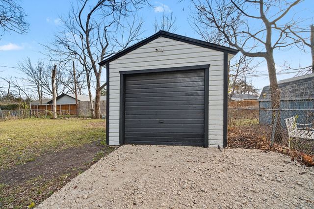 11446 Lippitt Avenue, Dallas, TX 75218