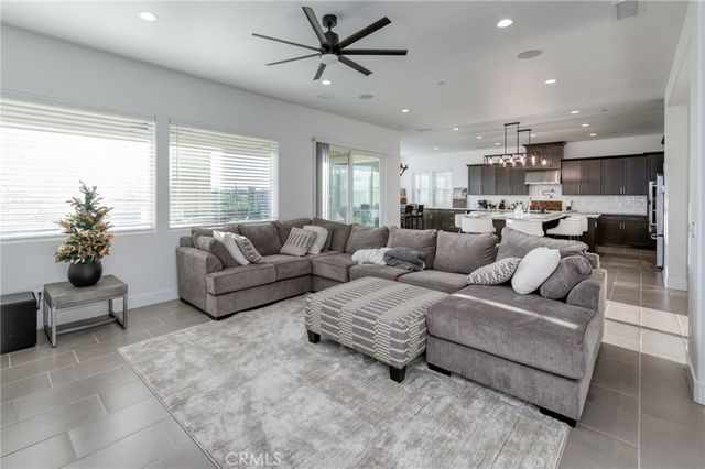 1042 Beaver Pond, Madera, CA 93636