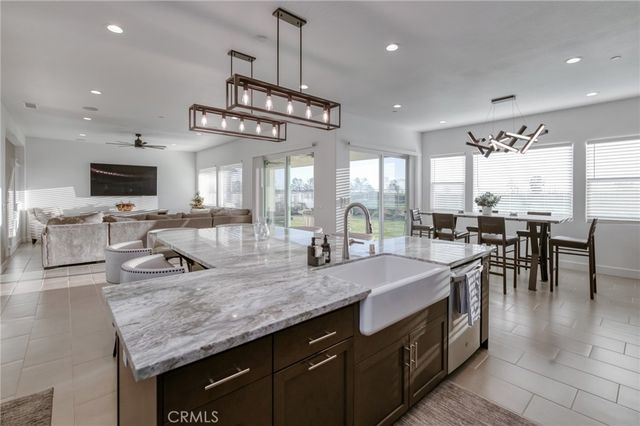 1042 Beaver Pond, Madera, CA 93636