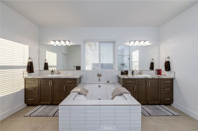 1042 Beaver Pond, Madera, CA 93636