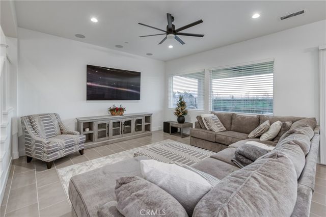 1042 Beaver Pond, Madera, CA 93636