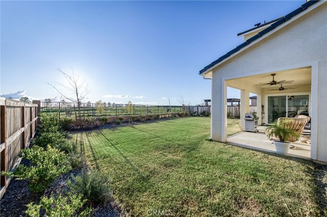 1042 Beaver Pond, Madera, CA 93636