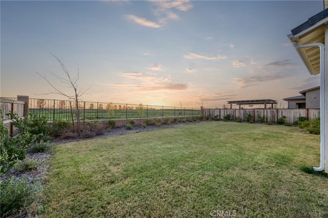 1042 Beaver Pond, Madera, CA 93636