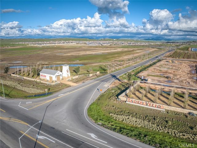 1042 Beaver Pond, Madera, CA 93636