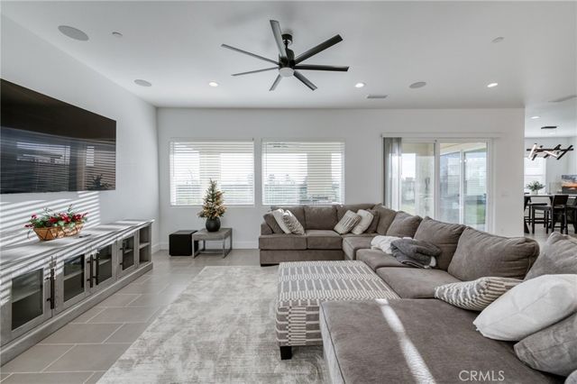 1042 Beaver Pond, Madera, CA 93636