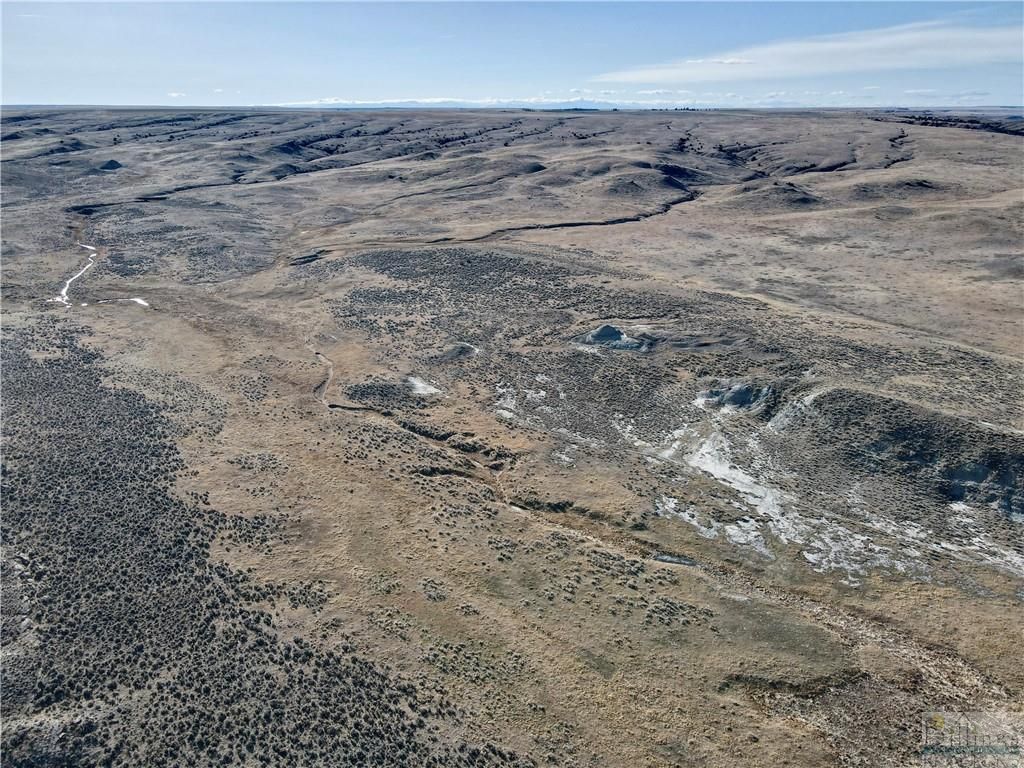 Butler Ranch on HWY 3, Broadview, MT 59046 photo 5