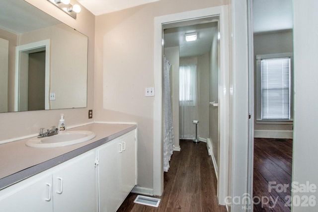 316 S Race Street, Statesville, NC 28677