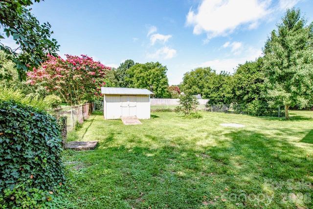 316 S Race Street, Statesville, NC 28677