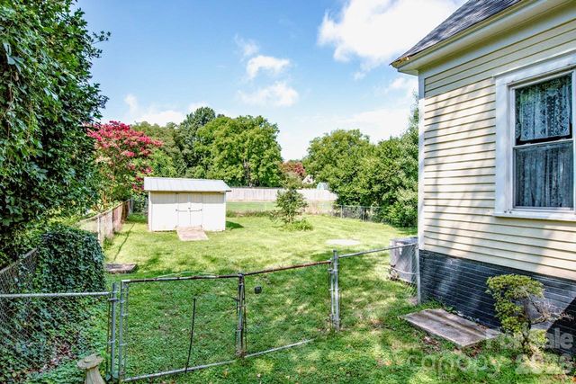 316 S Race Street, Statesville, NC 28677