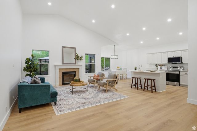 9138 N RENAISSANCE DR, Cedar Hills, UT 84062