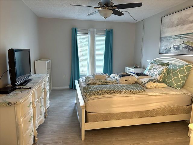 1871 PINE RIDGE WAY W 2E, Palm Harbor, FL 34684