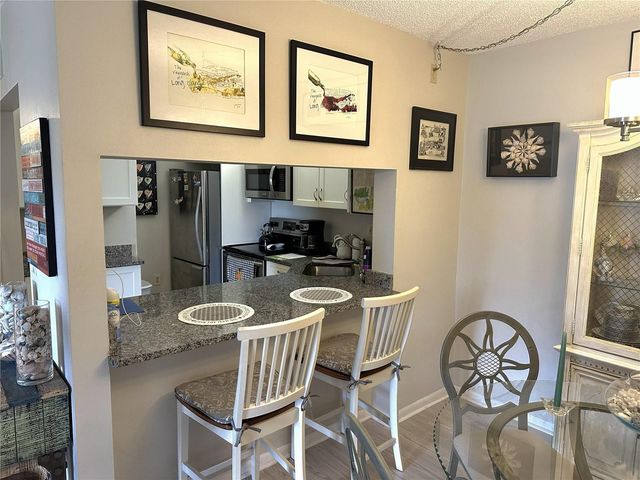 1871 PINE RIDGE WAY W 2E, Palm Harbor, FL 34684
