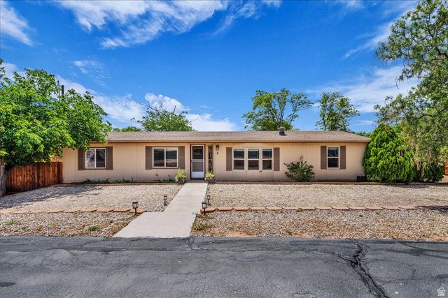 5 S MAIN ST, Ivins, UT 84738