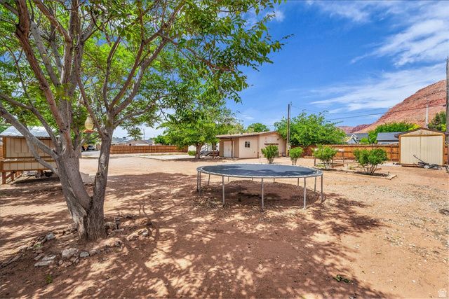 5 S MAIN ST, Ivins, UT 84738