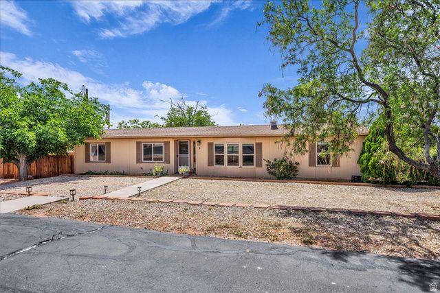 5 S MAIN ST, Ivins, UT 84738