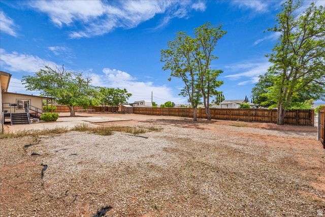 5 S MAIN ST, Ivins, UT 84738