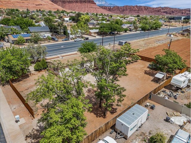 5 S MAIN ST, Ivins, UT 84738