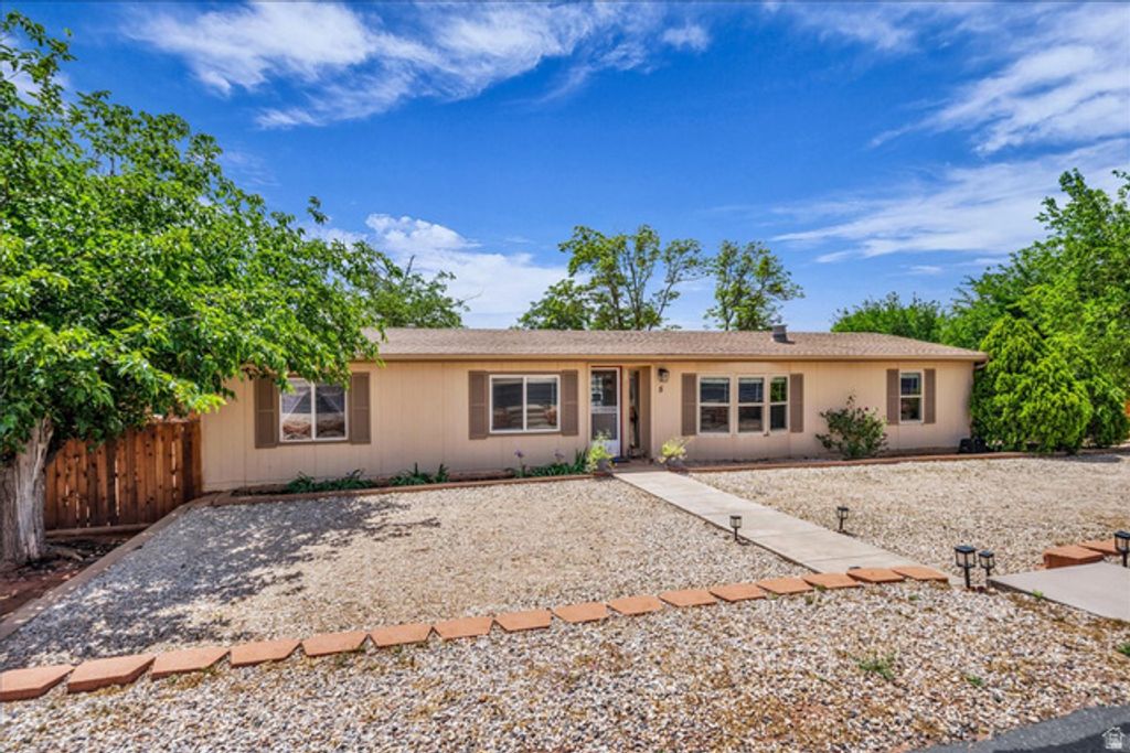 5 S MAIN ST, Ivins, UT 84738