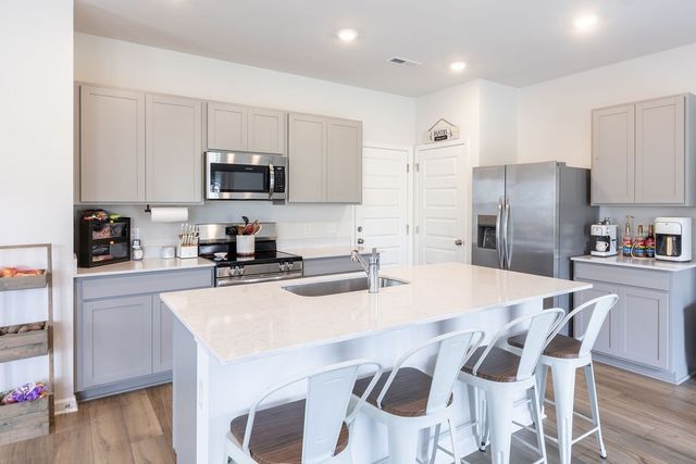 641 Emerson Ln, Westmoreland, TN 37186
