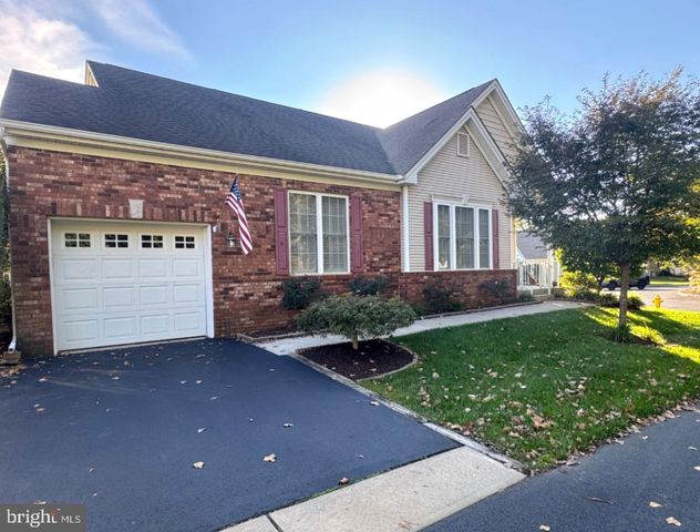 52 GOLDFINCH DR