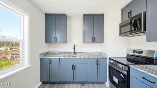 2020 Holly Street, Kingsport, TN 37660