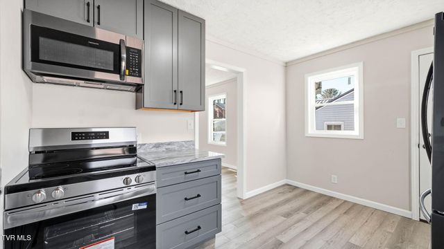 2020 Holly Street, Kingsport, TN 37660