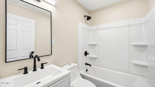 2020 Holly Street, Kingsport, TN 37660