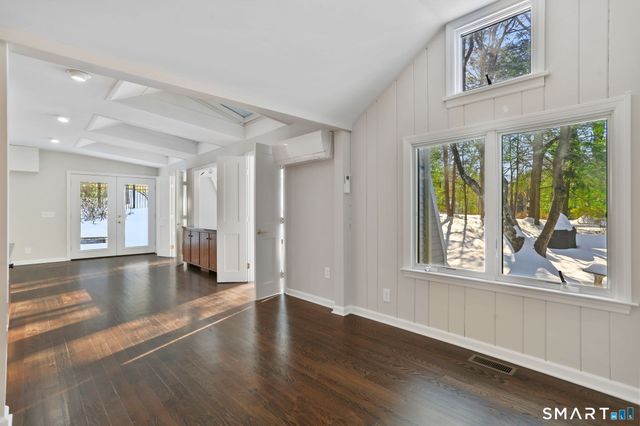 815 Valley Road, New Canaan, CT 06840