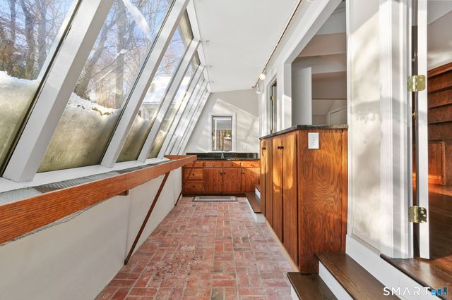 815 Valley Road, New Canaan, CT 06840