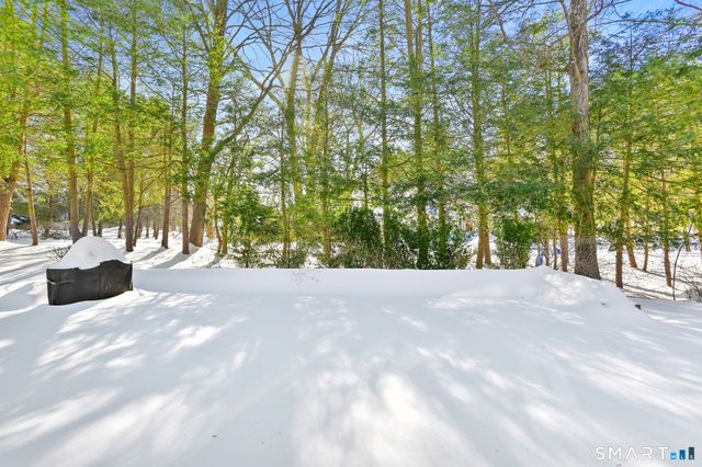 815 Valley Road, New Canaan, CT 06840