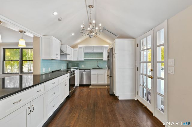 815 Valley Road, New Canaan, CT 06840